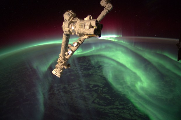 stunning_earth_from_space_aurora
