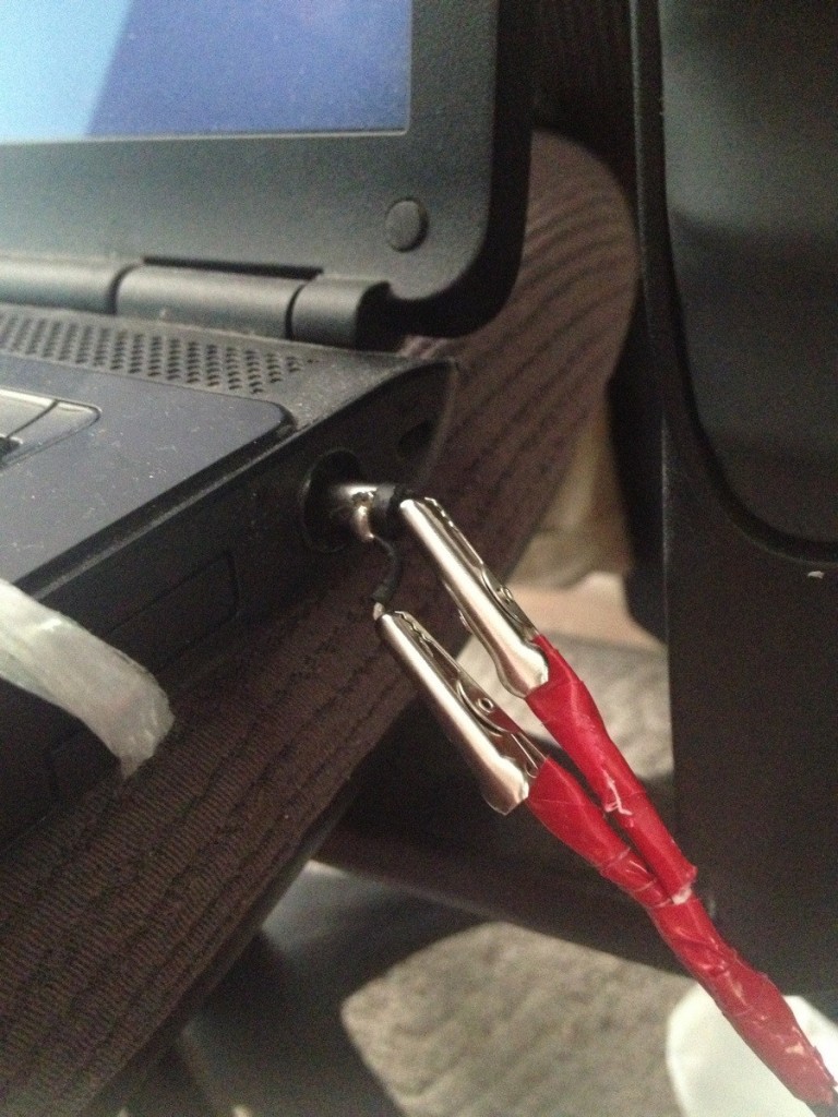 Jump starting a… laptop? [Image] | dotTech