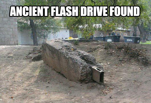 worlds_oldest_flash_drive