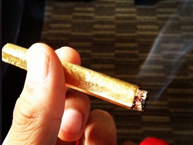 gold_rolling_paper_2