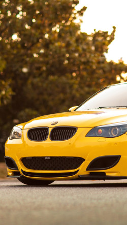 Yellow-BMW-M5-250x443